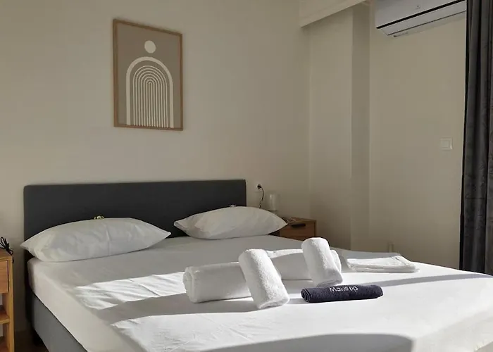 Double With Balcony Apartamento Patras